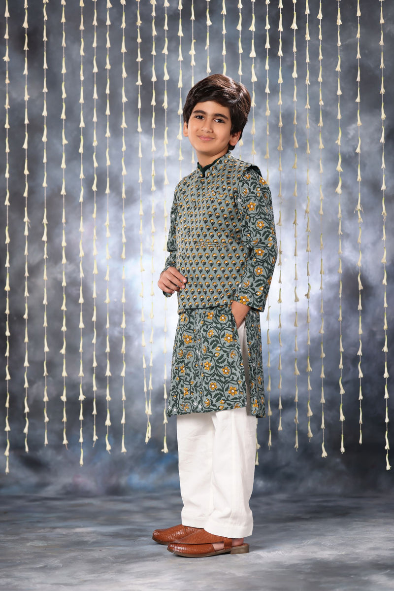 Grey Jaipuri Handblock Print Kurta Co-ord Set with Solid Collar Design and Grey Jacket