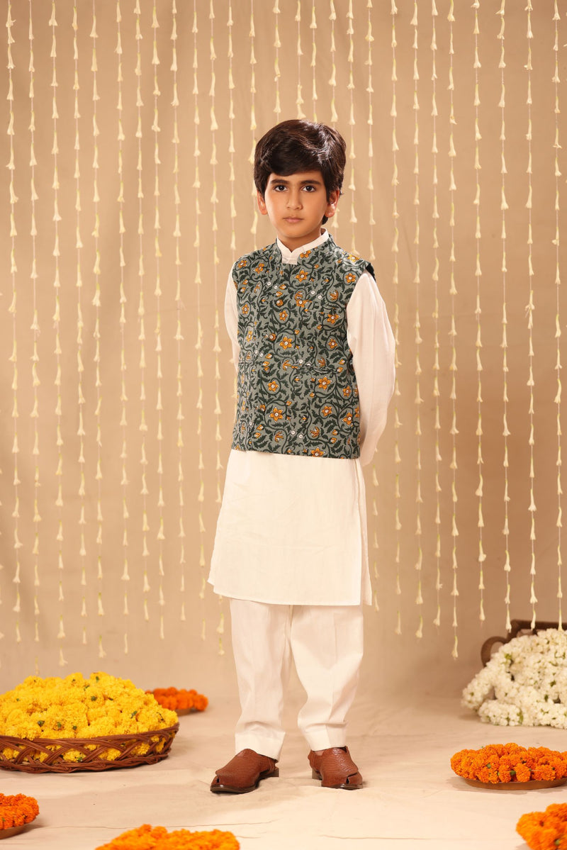 White Kurta Pyjama Co-ord Set with Grey Jaipuri Floral Print Jacket